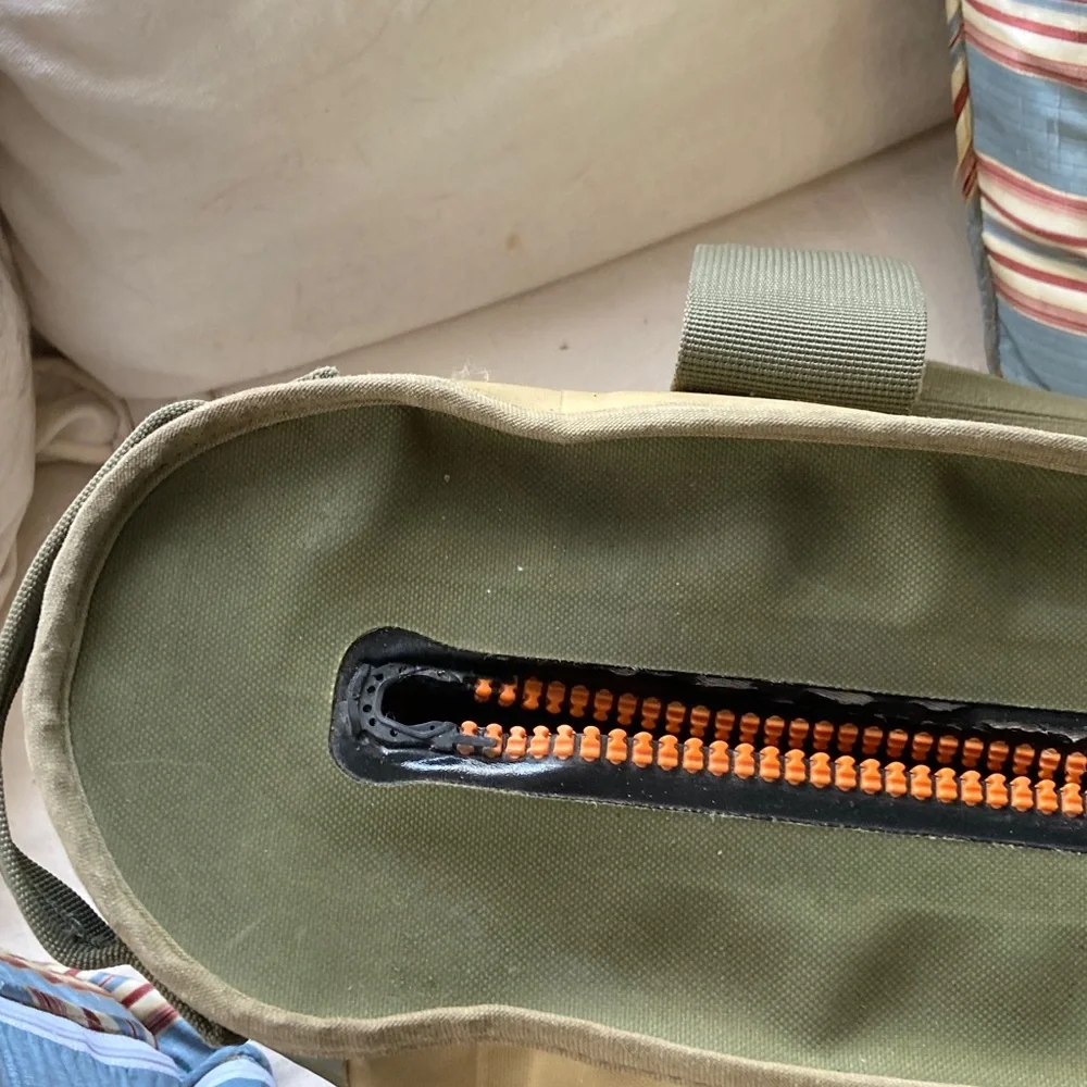 YETI Hopper 20 broken Zipper - Picture 7 of 13